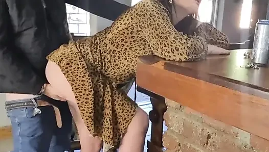 Kakak ipar ngentot aku di barnya