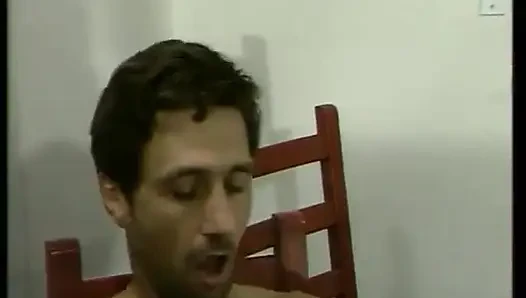 Almanya'dan amatör çift tutkulu seks yapıyor