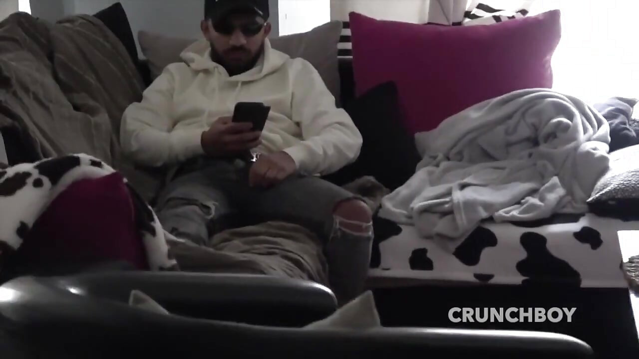 4650 Amator sextape threeome cu Enzo Rimenez un twink și arăboaică heterosexuală