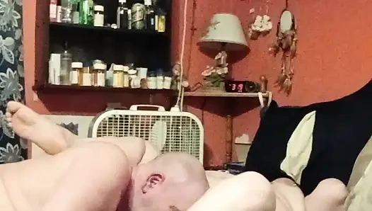 Er oral gibt mir oral, bis ich komme und macht weiter