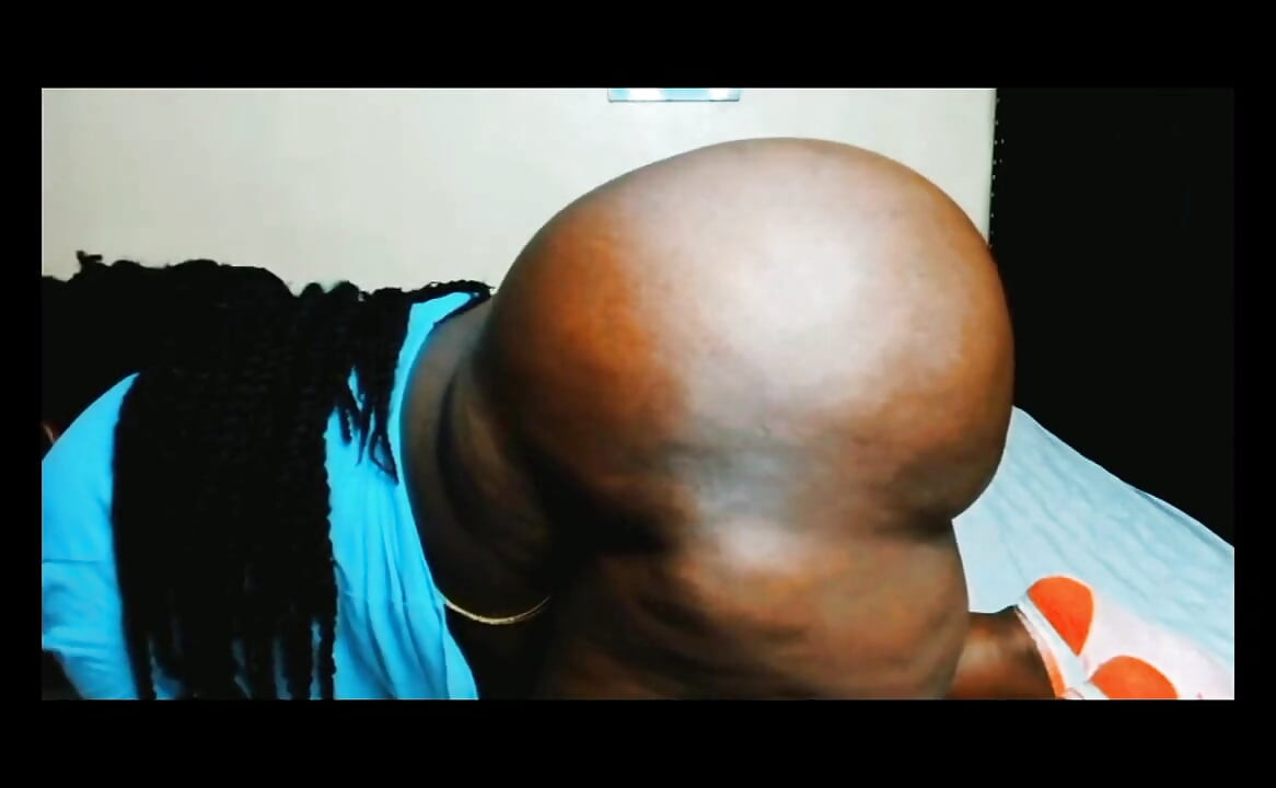 ตูด SSBBW ผิวดําที่ใหญ่ที่สุด Twerk