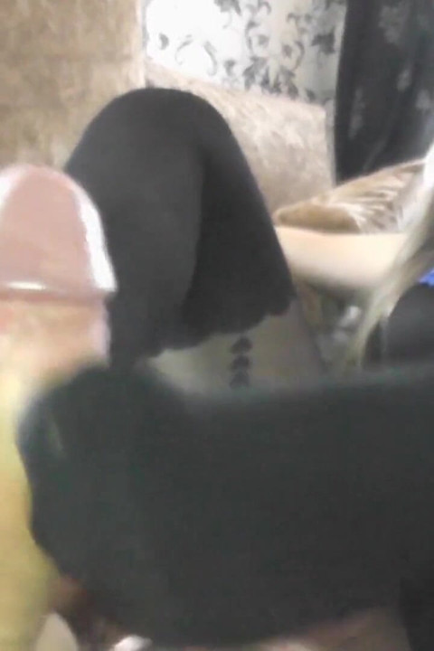 "Footjob en collants noirs épais « complet »"