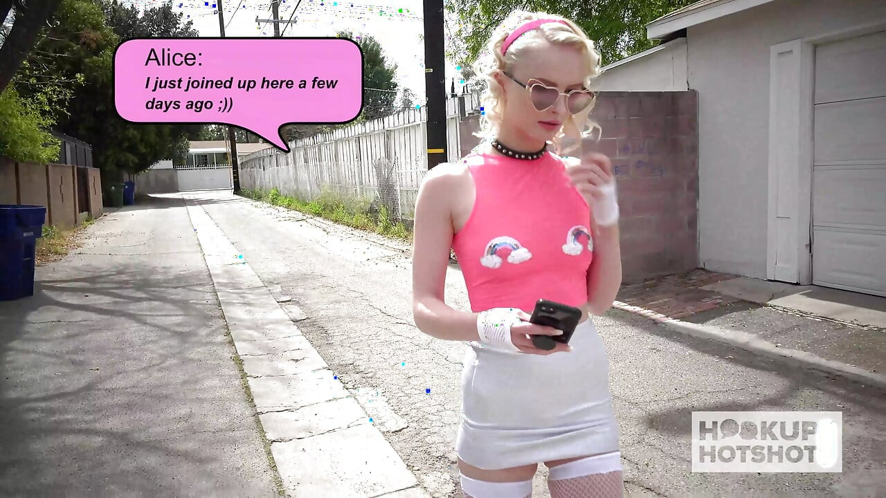 Piękna blondynka Alice Pink chce więcej szorstkiego analu Bryana Gozzlinga!