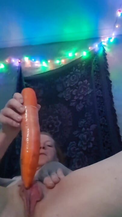 देखो इस गाजर ने मुझे क्या किया