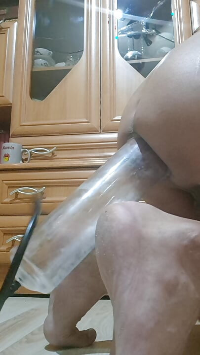 Pumpanje rupe pretvara se u natečenu pičku