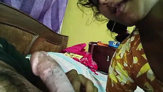 Индийская жена дези в желтом платье скачет на члене - домашний минет и секс наездницы