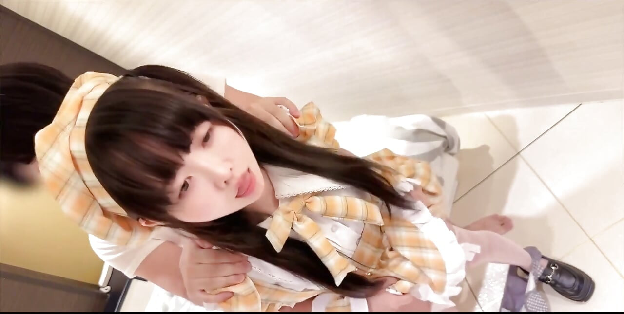 Idol yarakla övünen yastık işi