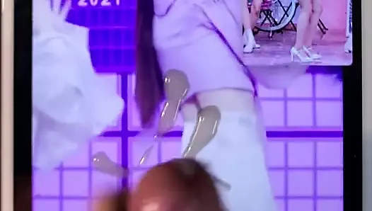 Iu comeback mevcut cumtribute