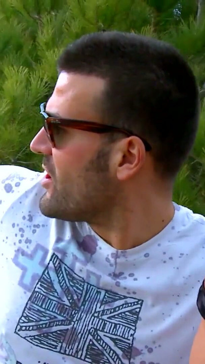 Am Strand die Geile Milf gefickt bis die Spanner und wegschickten | Clip 2