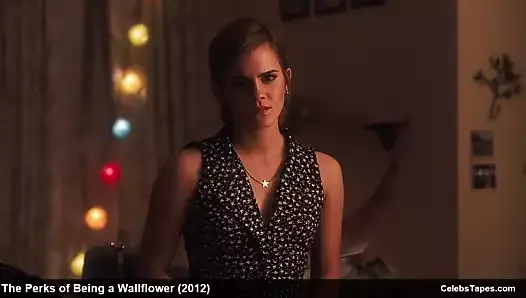 Emma Watson, Mae Whitman и Nina Dobrev в нижнем белье и бикини