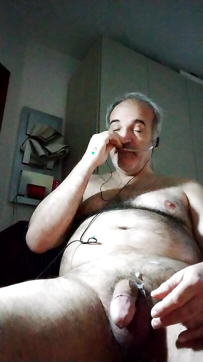 Veliki izljev sperme za tebe, moj prijatelju