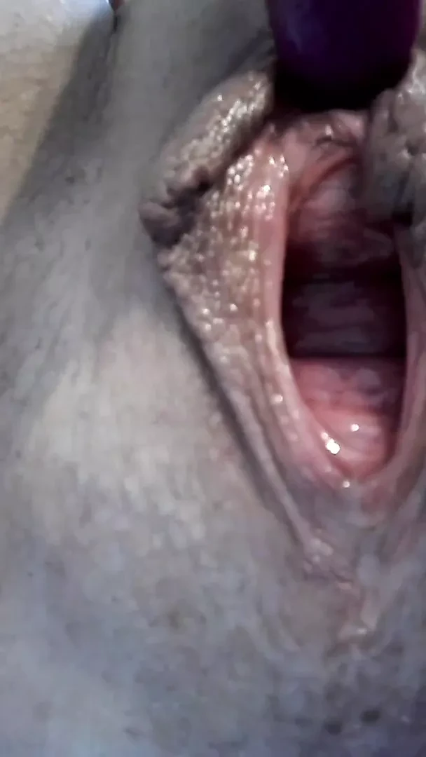 Dripping mature pussy