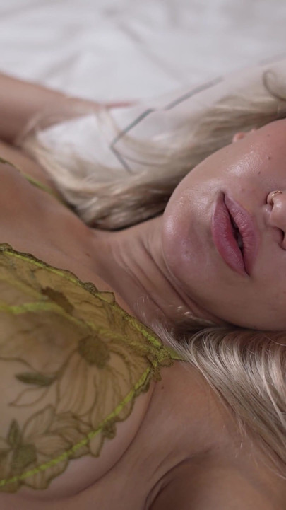 Her Wet Pussy Looks Great in Close-up