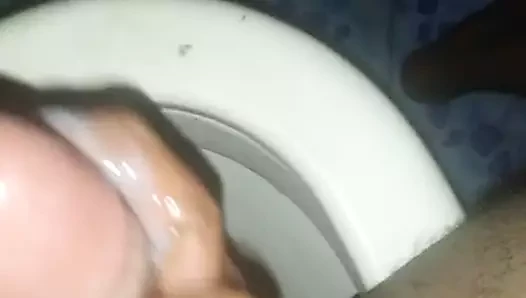 सींग का बना हुआ