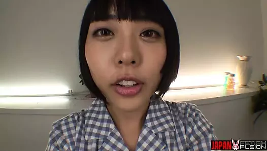 Islak dil, ağız, bakış - yua nanami ağzında bitirmene cesaret ediyor