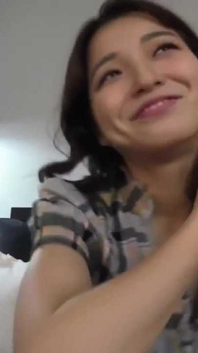 Kurimoto Sumire - 내가 따먹은 소녀는 귀엽지만 그녀는 실제로 뻔뻔한 창녀였고 결국 따먹히게 되었습니다. | 클립 1