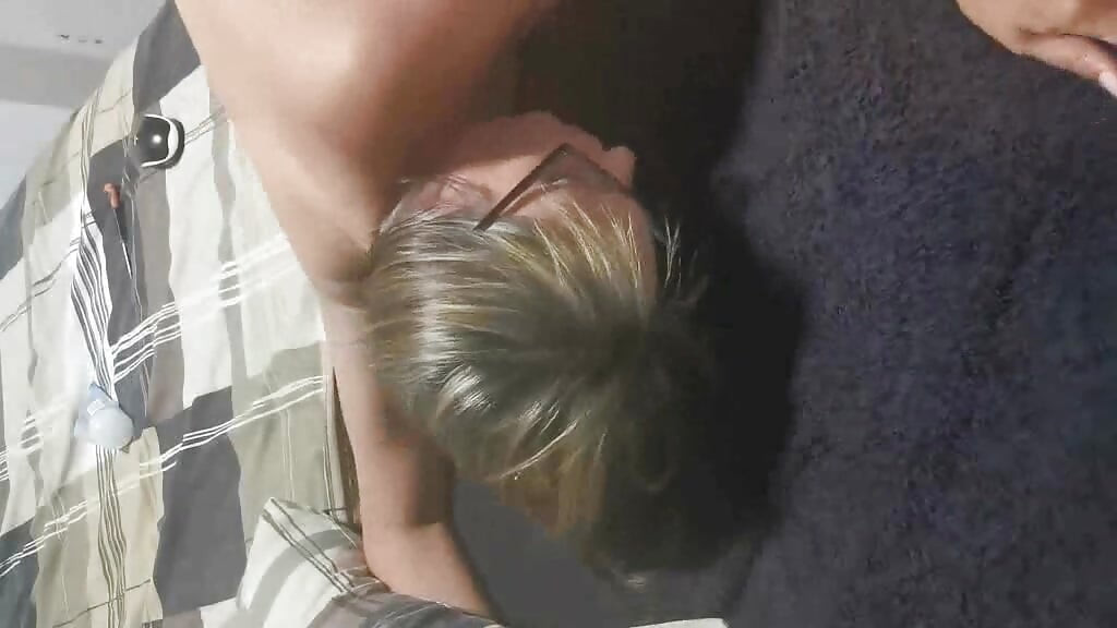 Tight Pussy Enjoys Juicy Cucumber