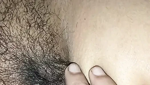 Desi Pooja Bhabhi Apni Chut Masajı