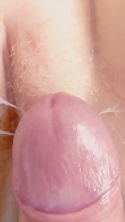 내 여친의 의붓딸이 처녀 털이 무성한 보지를 연마하고 문지르는 것 - Asmr | 클립 2