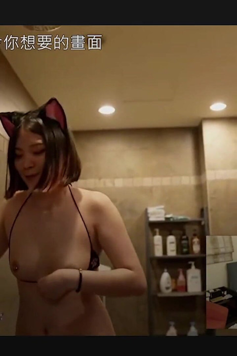 Bintang porno di pesta seks, crot di toket besar