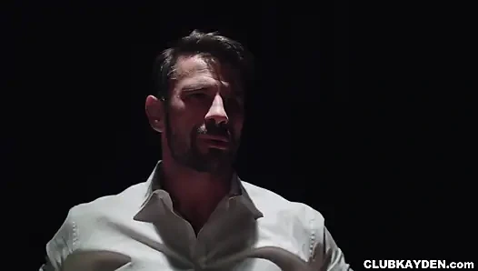 Eine Privatshow mit Jillian Janson im Strip club Vip Raum