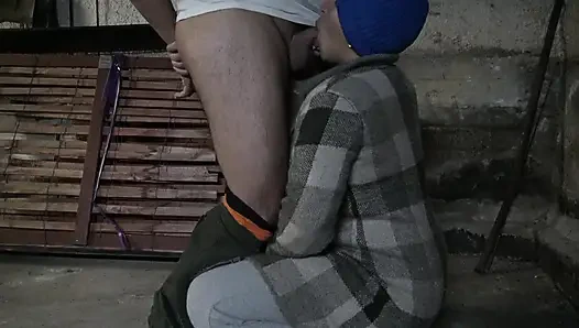 Французская шлюха позволяет мне трахнуть ее в анал в заброшенном здании