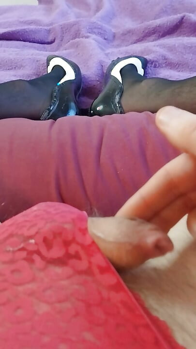 Butt-plugget Tiny-cliity Precums & Sissygasme