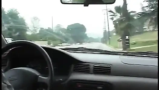 Две блондинки-сучки поедают киску и сосут член и получают двойной трах и наполнили сливками