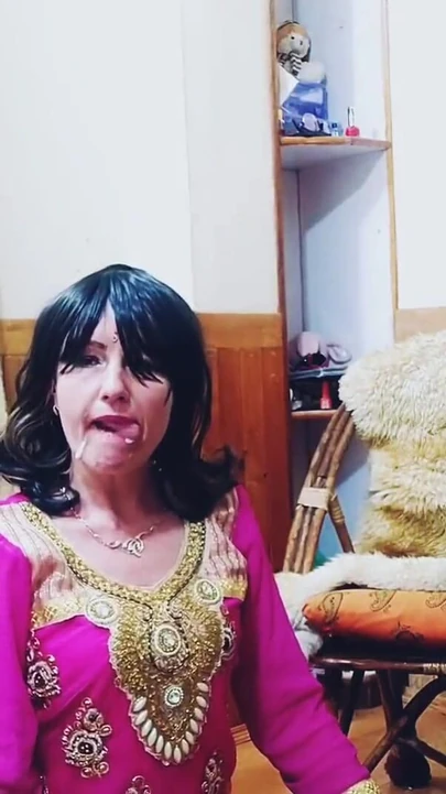 Spektakularan trenutak iz "Progutala je spermu nakon strastvenog pušenja velikog crnog kurca."