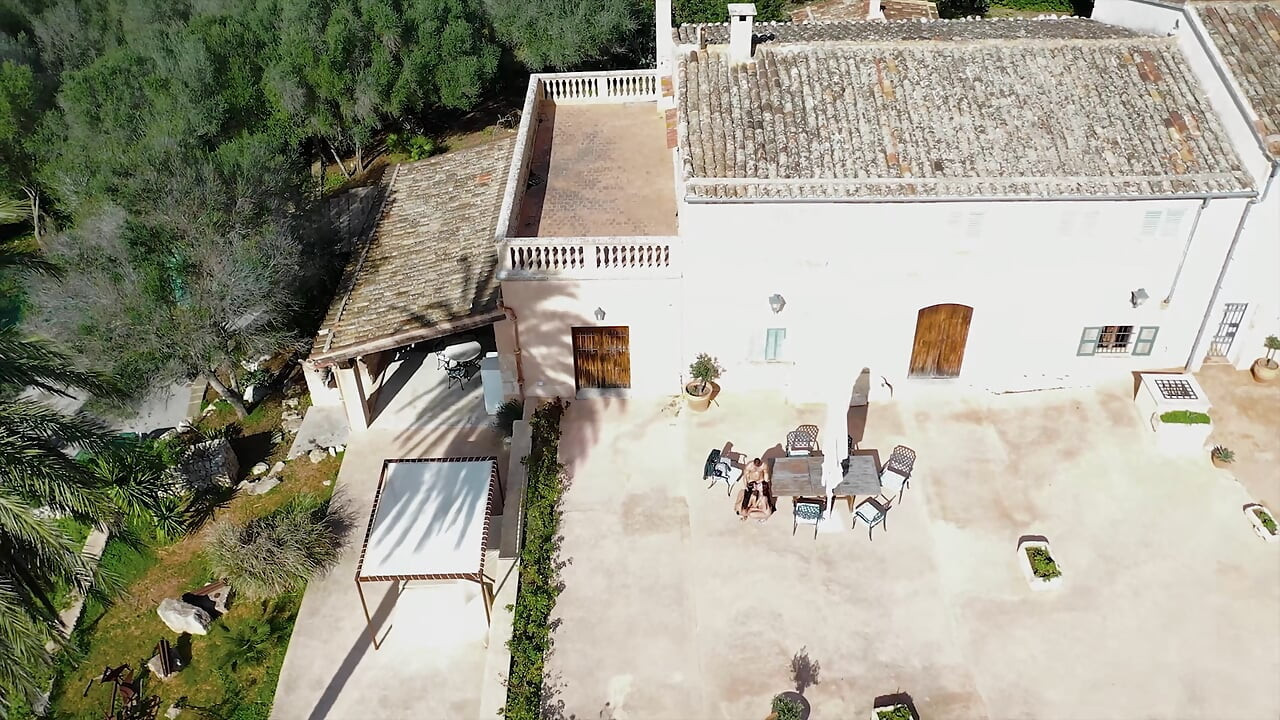 Horny Sluts Fuck Better on Vacation_4k