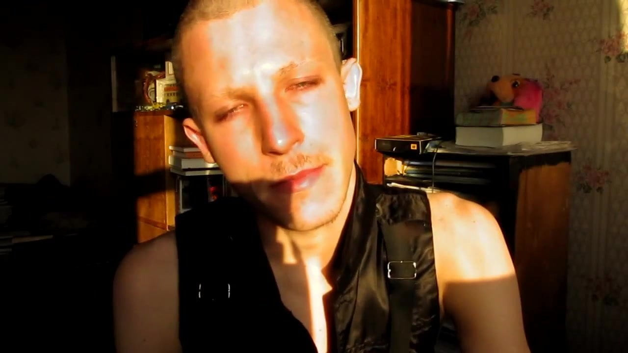 TWINK IS ALWAYS HUNGRY FOR RAW COCK