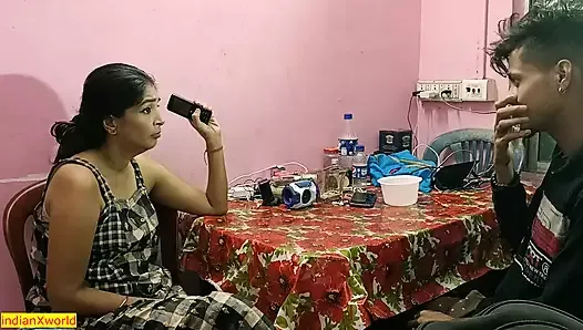 インド人の美しいマダムが自宅で十代の学生とセックス！インド人ティーンセックス