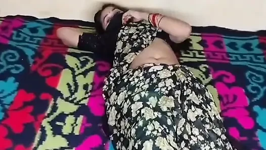 DESI XXX  MAKAN MALIK NE AKELI BHABHI KE SATH KIYA SEX SHORT FILM