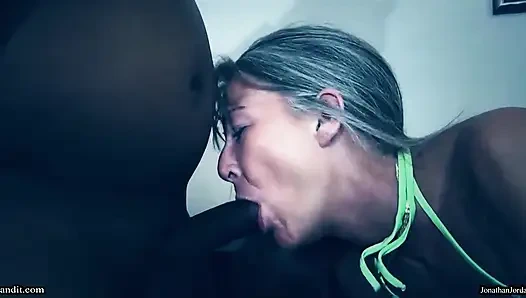 Leilani lei dientot habis-habisan sama kontol besar