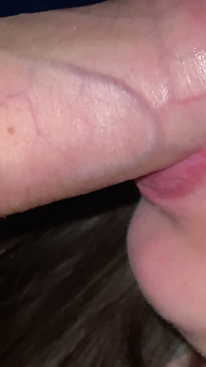 Filled the beauty's mouth with sperm, which he couldn't stand and sperm poured on his lips | Clip 1