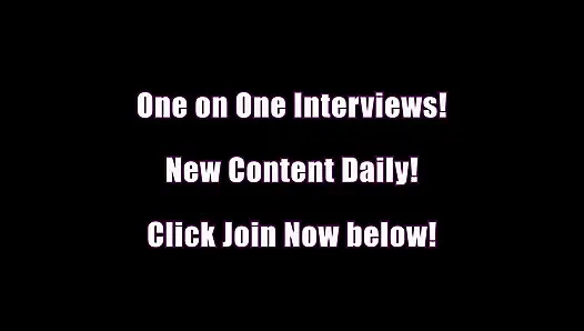 Ember snow lagi asik muasin memek beceknya pakai mainan seks sampai kakinya orgasme