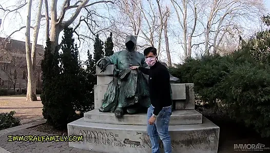 Kyra, heiße blondine mit dickem arsch will einen creampie