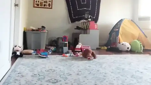 Dees Deep Clean. Dee si ibu-ibu nakal lagi bersih-bersih dan diajak rumah tanpa celana dalam.