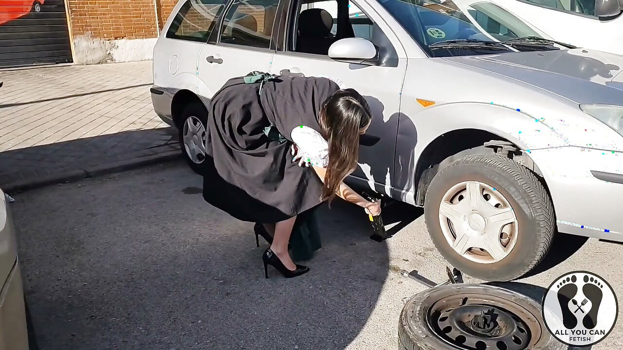 Puta dirndl se sucia y aceitosa cambia las llantas