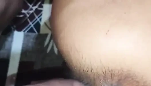 Pooja karısının amını yarakla sikiyor