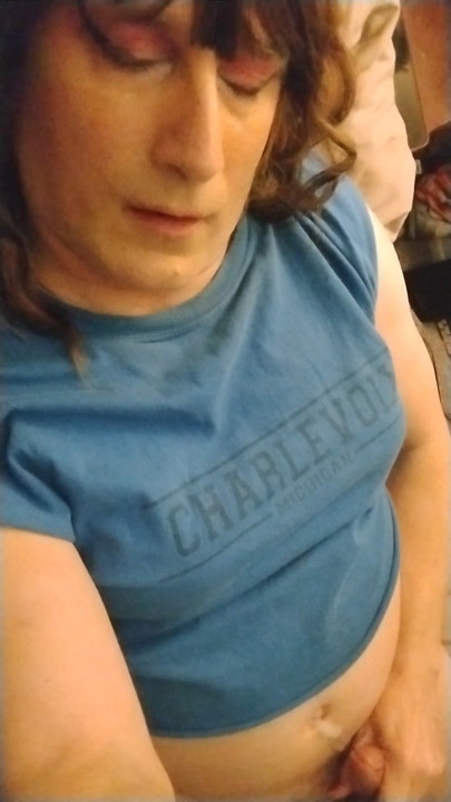 สาวข้ามเพศช่วยตัวเองตอนเช้าแสนสนุก