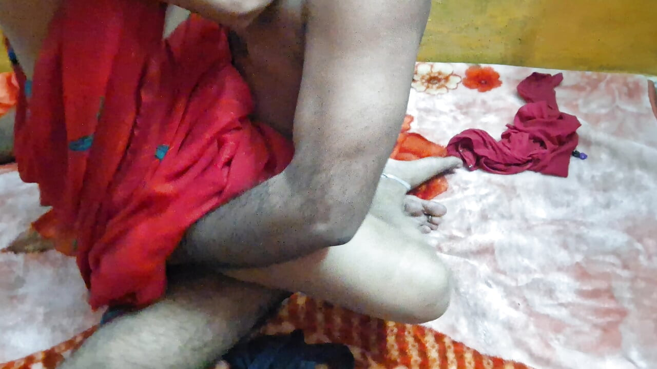 Rondborstige geile stiefzus neukpartij door stiefbroer