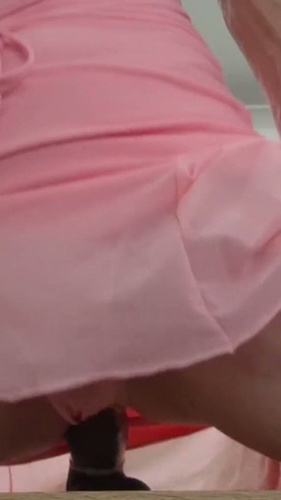 CD ขี่ดิลโด้ BBC ตัวใหญ่จนมิดในชุดสีชมพู ซ่อนและเทปติด | คลิป 2