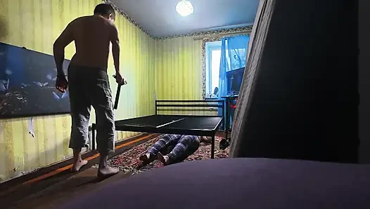 Di balik layar, tanpa editan. Kami sedang membangun tempat tidur seks baru