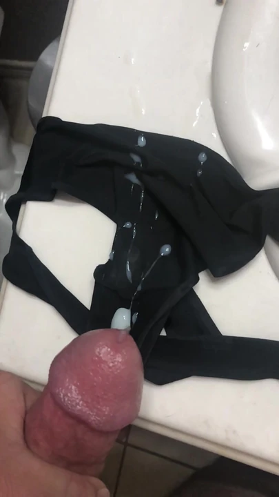 Cum shot on wife’s dirty panties!