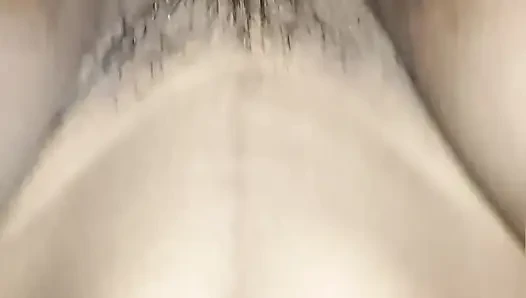 Baldız sari giyiyordu ve dostluğunu bıraktı.