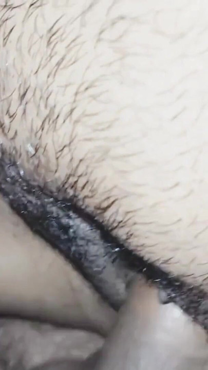 Minha linda meia-irmã me deu chance de foder ontem. Nós dois curtimos a noite inteira | Clipe 2