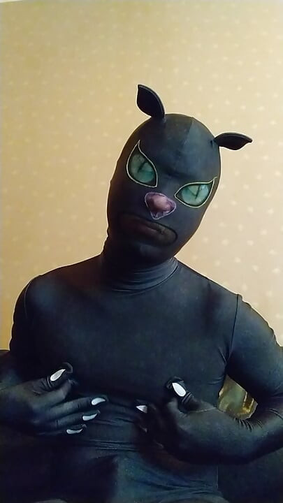 I masturbated comfortably while getting excited in a jumpsuit that could turn into a cat!
