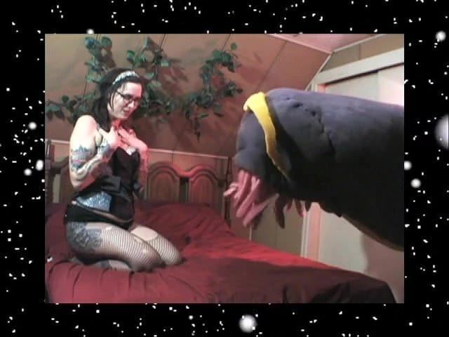 La Vore Girl News 2-13-16 with Vee Valentine