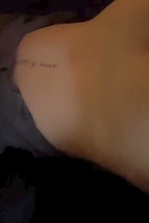 Adik tiri ngajak adik tirinya untuk crot